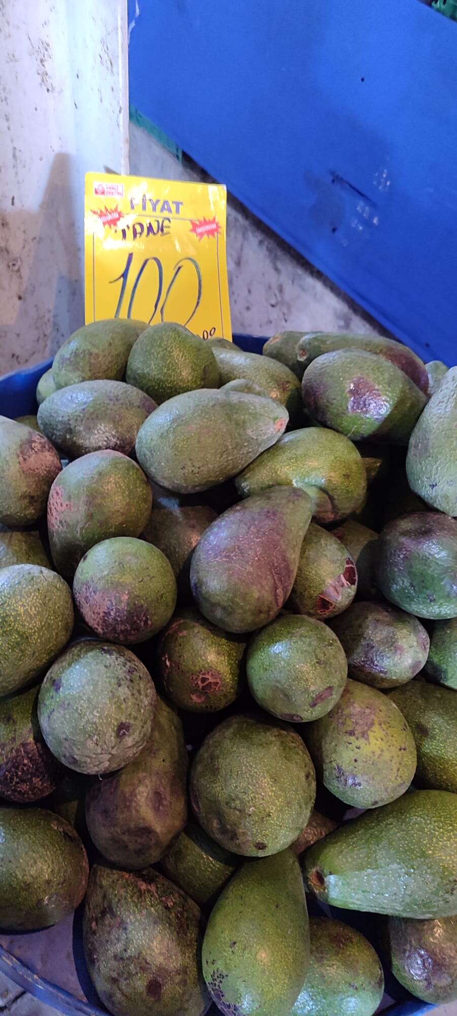 Menteşe Perşembe Pazarında Fiyatlar Cep Yakıyor: Sarımsak 350 TL ile Zirvede 15